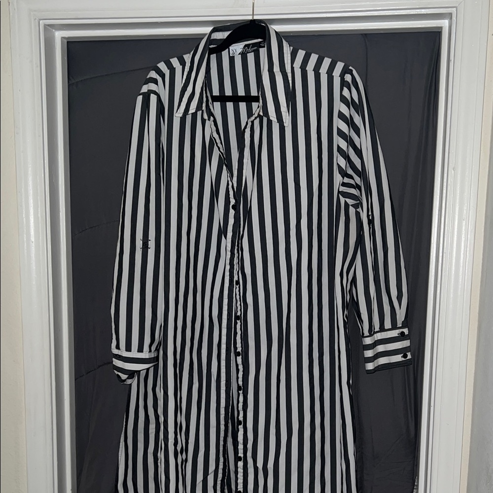 New York & Company Madison Black and White Long Sleeve Maxi Button Front Shirt
